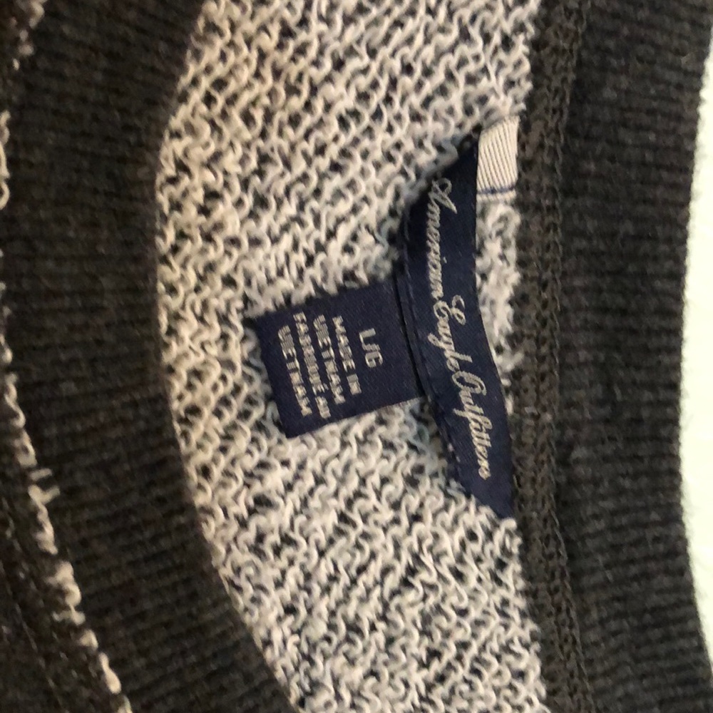 sweater - Picture 4 of 4